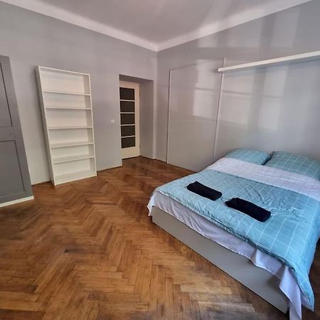 Fantastic Krk - Kr6 Room F คราคูฟ ภายนอก รูปภาพ